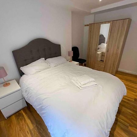 Comfortable 1 Bedroom And Double Sofa Bed Flat Лондон Екстер'єр фото